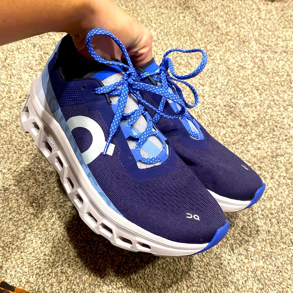 On Cloud Running/ Walking shoes